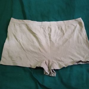 Beige seem less boy shorts panties in size 3X.